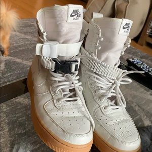 NIKE SF AF1 women’s